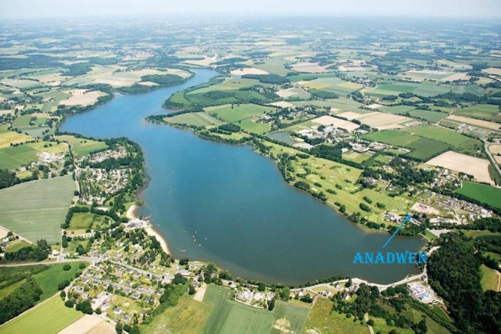 Cottage Anadwen Au Pied Du Lac Au Duc Et Son Golf Ploermel Ngoại thất bức ảnh