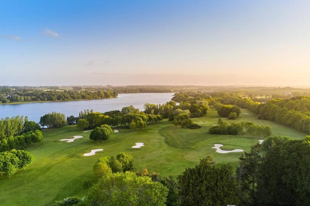 Cottage Anadwen Au Pied Du Lac Au Duc Et Son Golf Ploermel Ngoại thất bức ảnh